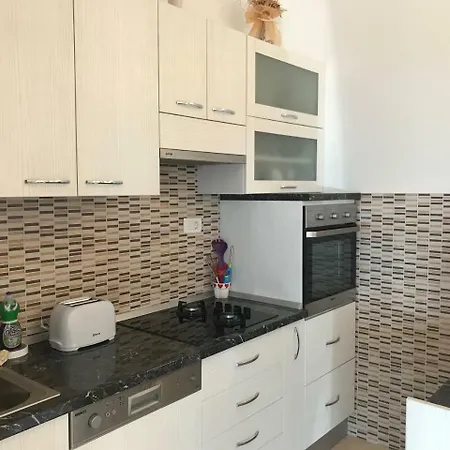 Star Apartment *