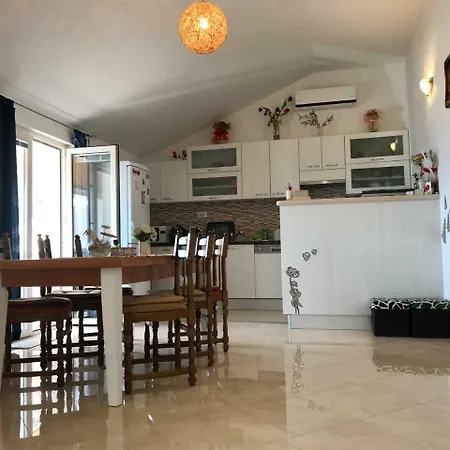 Star Apartment *