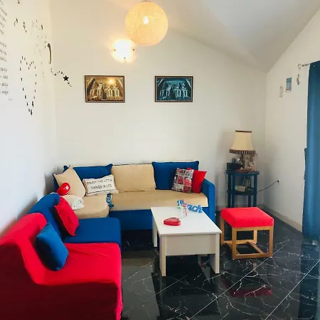 Star Apartment *